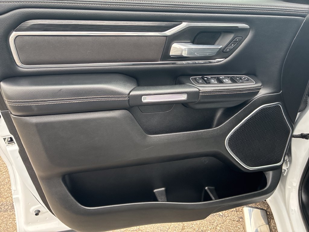 Used 2023 RAM 1500 Laramie AWD/4WD image 13