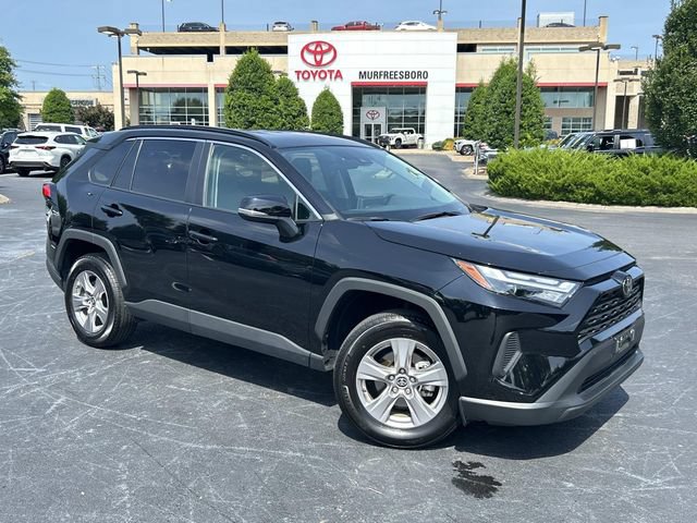 Used 2025 Toyota RAV4 XLE AWD/4WD image 2