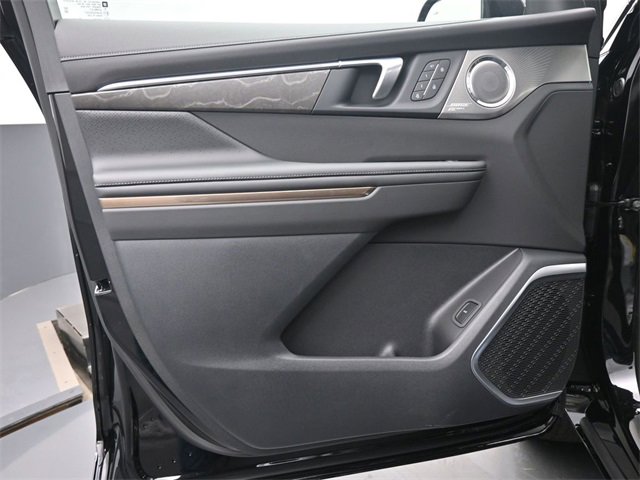 New 2026 Buick Enclave Avenir w/ Super Cruise Package image 12