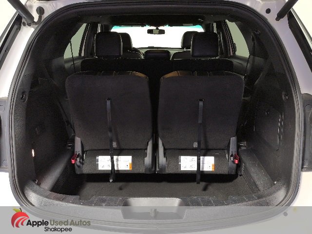 Used 2017 Ford Explorer XLT w/ Equipment Group 202A image 9
