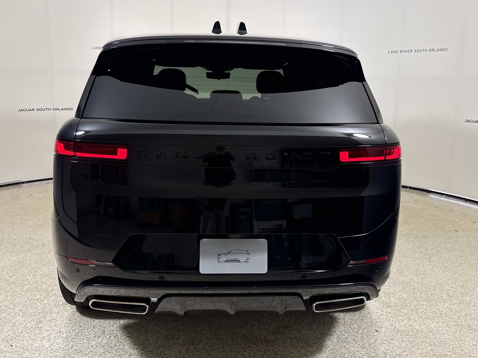 New 2027 Land Rover Range Rover Sport Dynamic SE AWD/4WD image 4