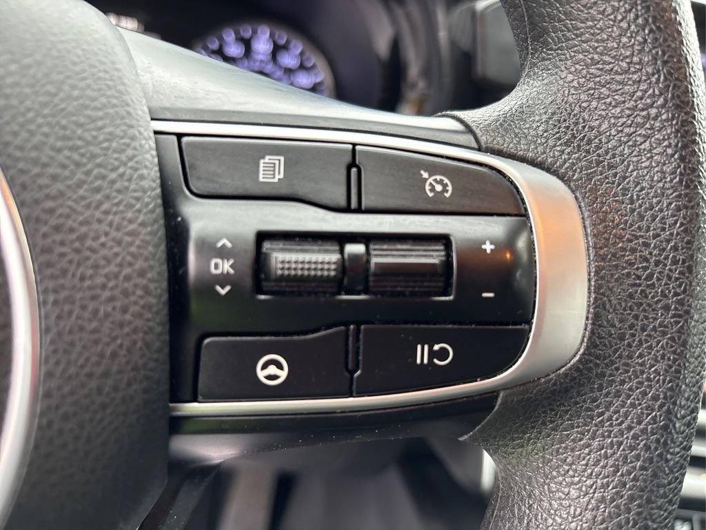 Used 2022 Kia K5 LXS image 27