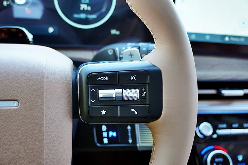 New 2025 Hyundai Santa Fe Limited image 45