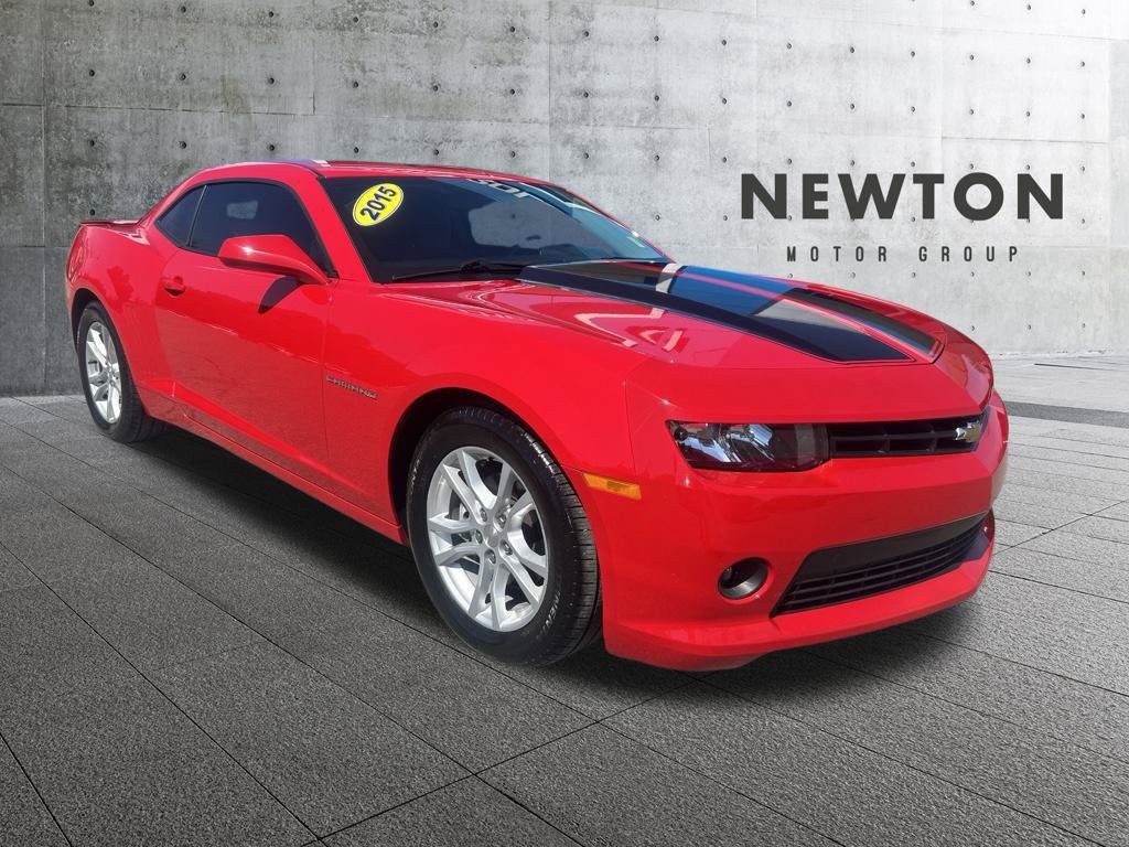Used 2015 Chevrolet Camaro LT RWD image 1