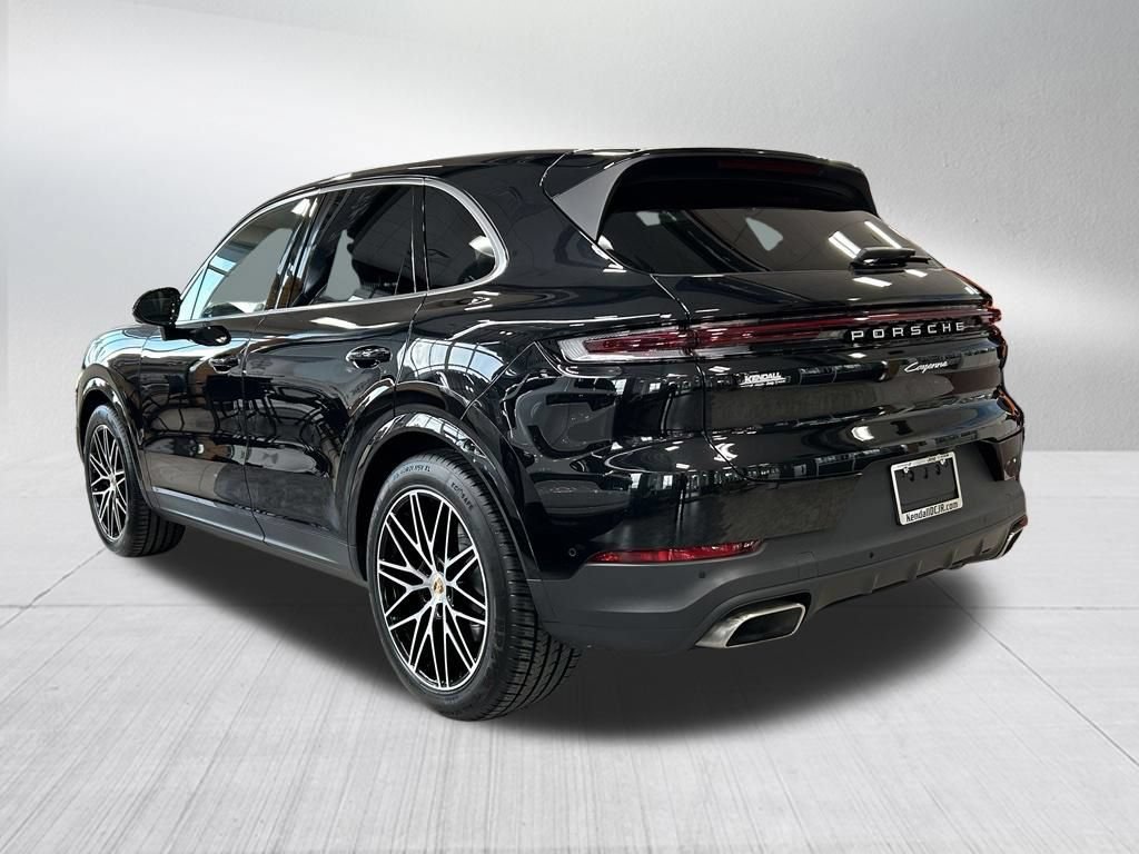 Used 2025 Porsche Cayenne AWD/4WD image 6