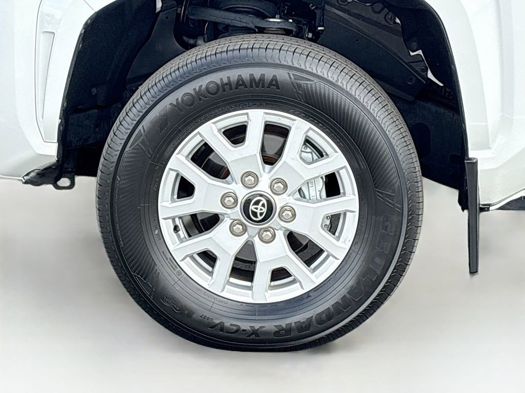 Certified 2024 Toyota Tacoma SR5 image 29