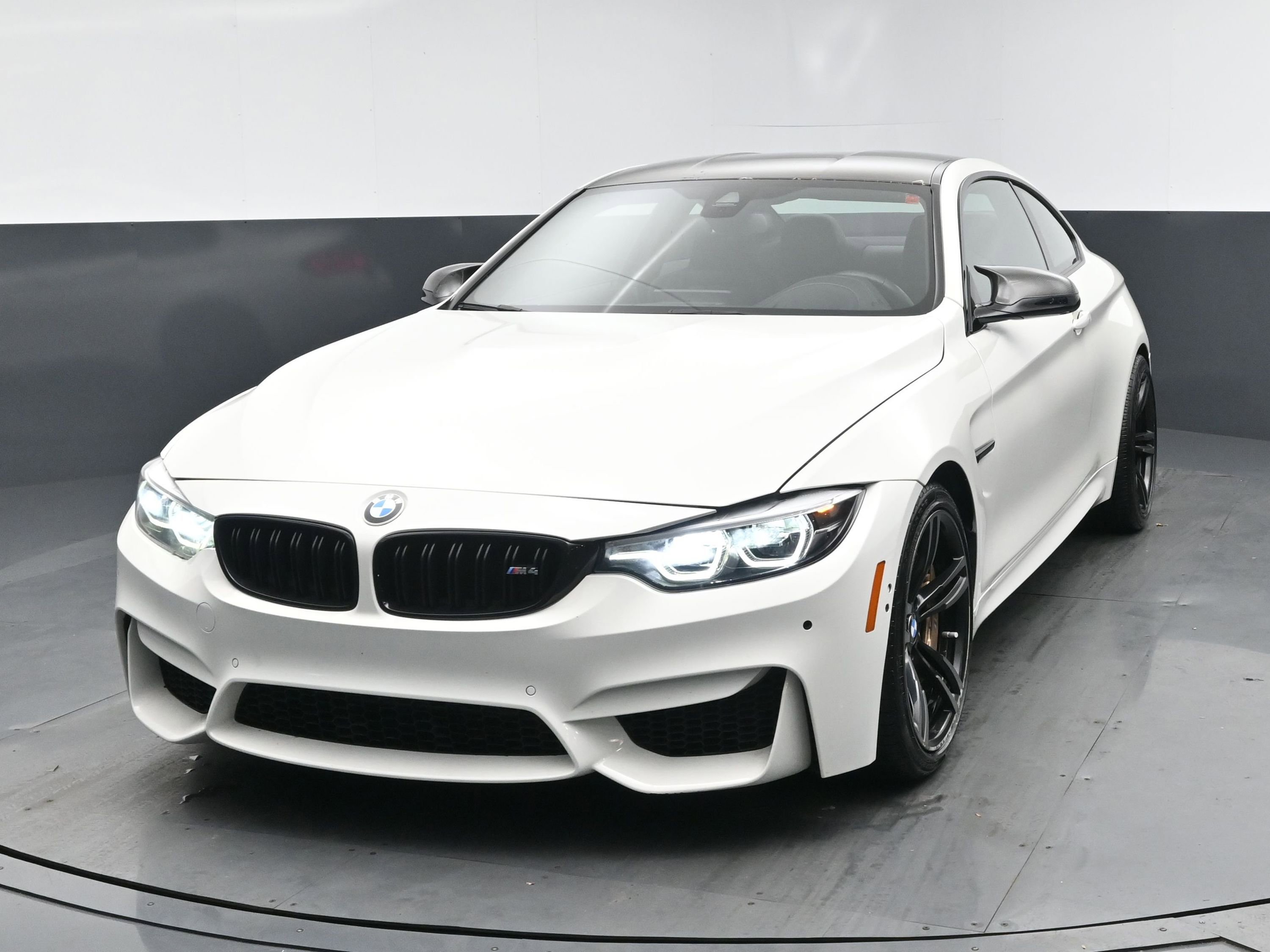 Used 2020 BMW M4 Coupe image 1