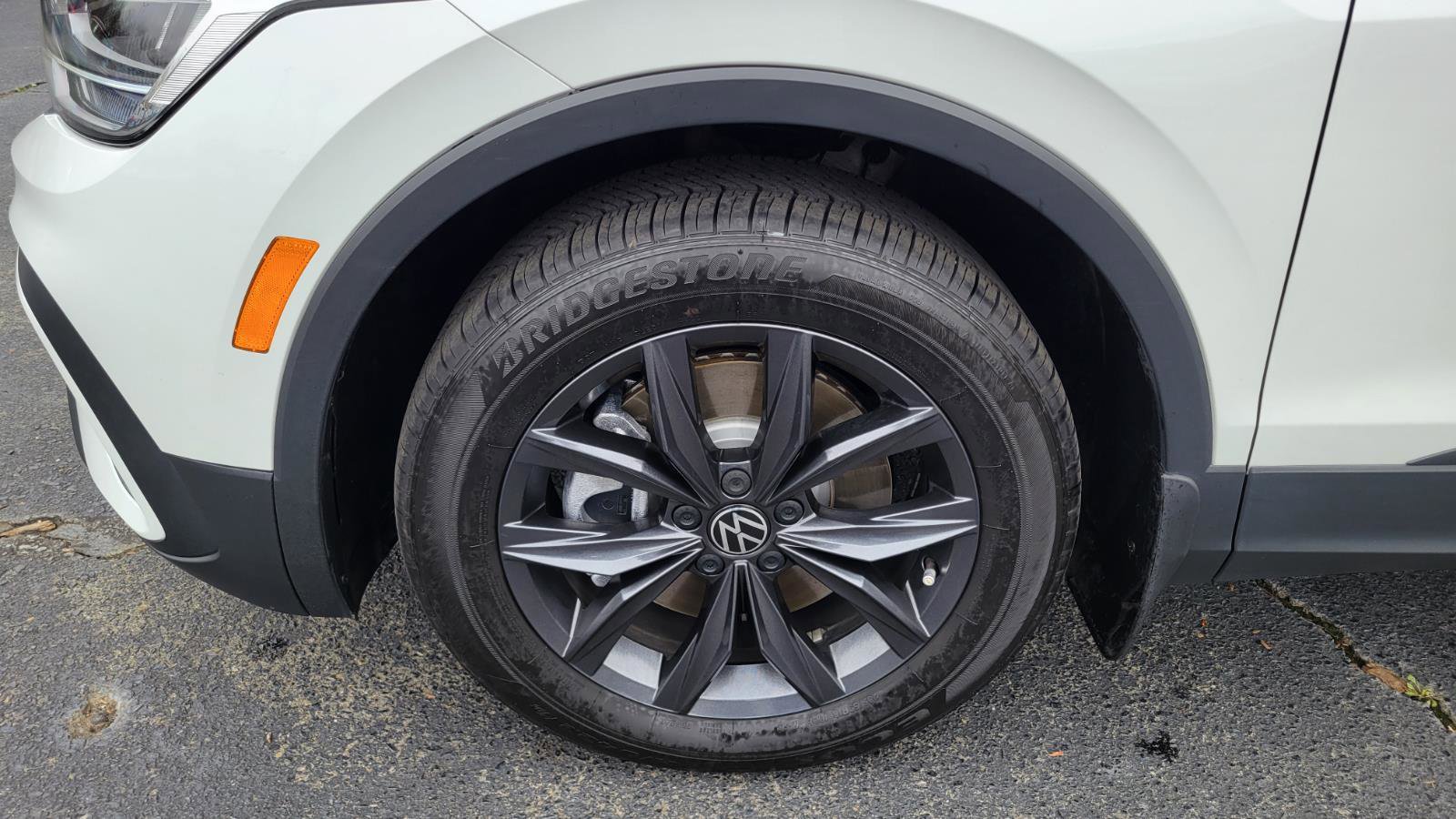 Certified 2023 Volkswagen Tiguan SE w/ Panoramic Sunroof Package image 12