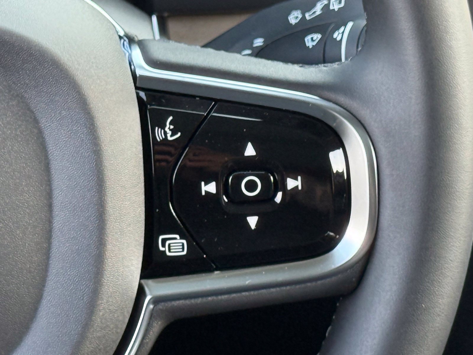 New 2027 Volvo XC90 B6 Plus AWD/4WD image 38