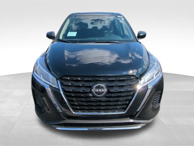 New 2025 Nissan Kicks Play S FWD image 10