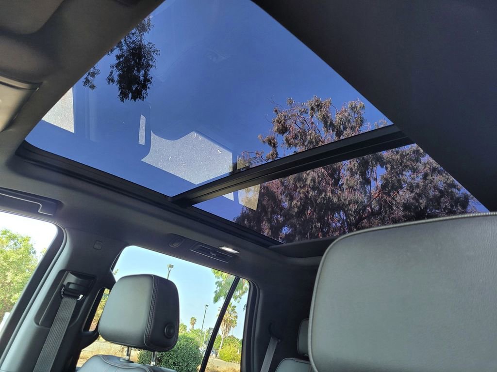 Used 2022 Chevrolet Tahoe RST w/ Luxury Package image 19