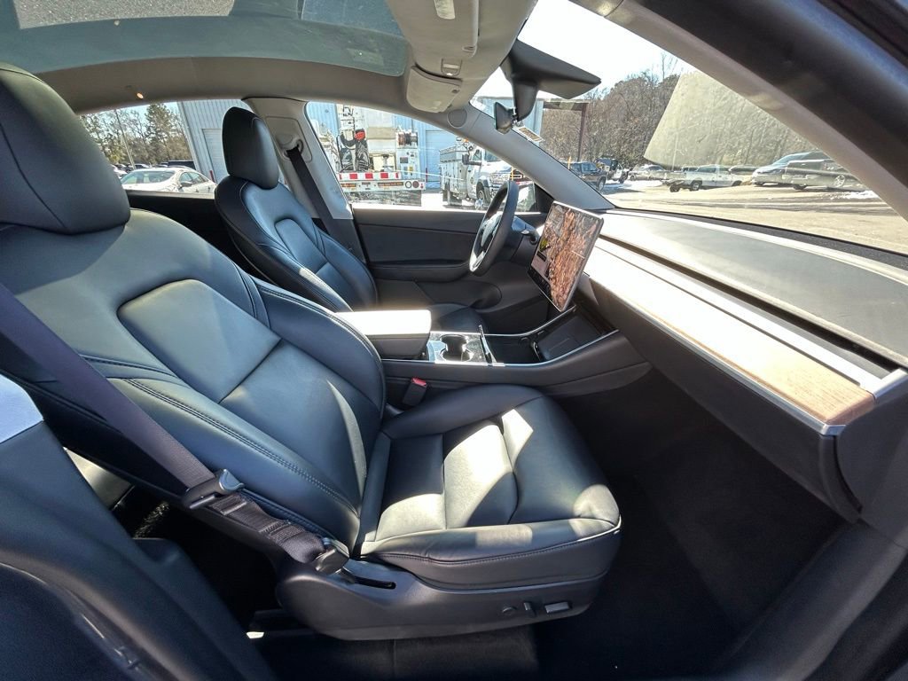 Used 2020 Tesla Model Y Long Range image 22