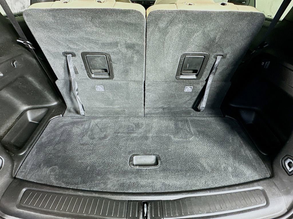 Certified 2025 Jeep Grand Cherokee L Limited w/ Luxury Tech Group II image 39