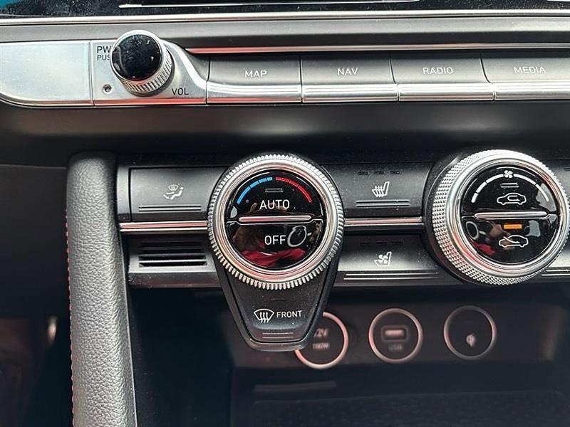 Used 2022 Genesis G70 3.3T w/ Sport Advanced Package image 34