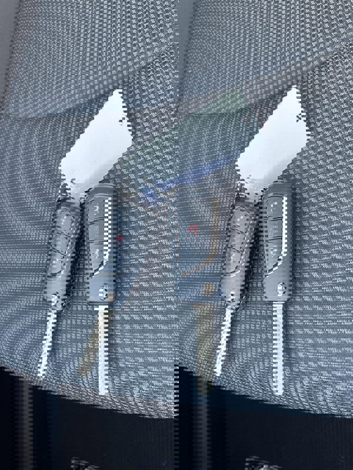 Used 2025 Toyota RAV4 LE image 15