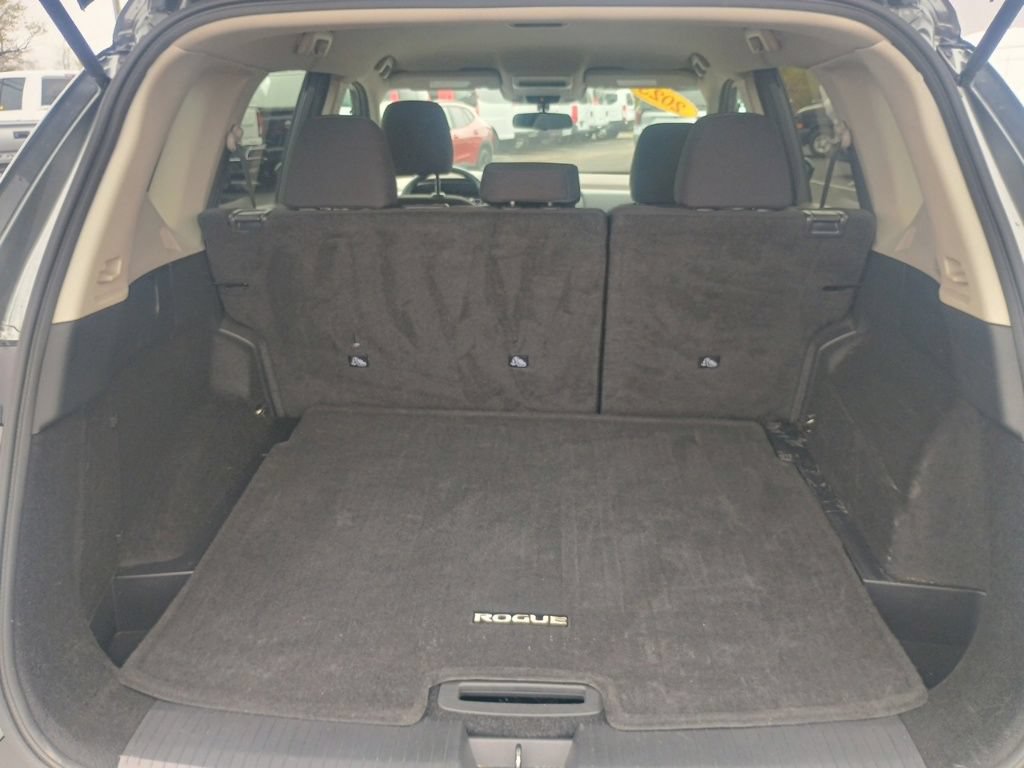 Used 2023 Nissan Rogue S AWD/4WD image 24