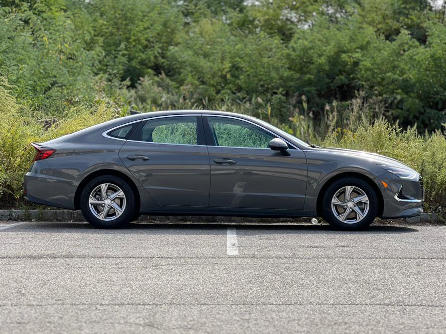 Used 2023 Hyundai Sonata SE w/ Preferred Accessory Package image 10
