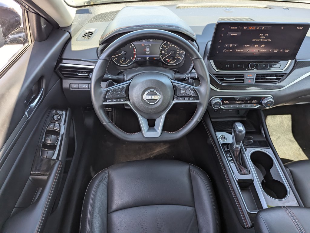 Used 2025 Nissan Altima 2.5 SR w/ SR Premium Package FWD image 28
