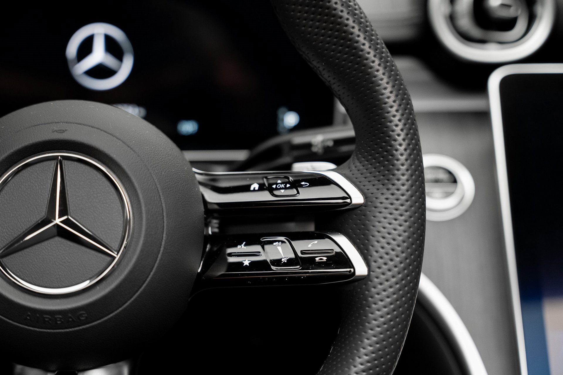 Used 2024 Mercedes-Benz CLE 300 4MATIC Cabriolet image 47