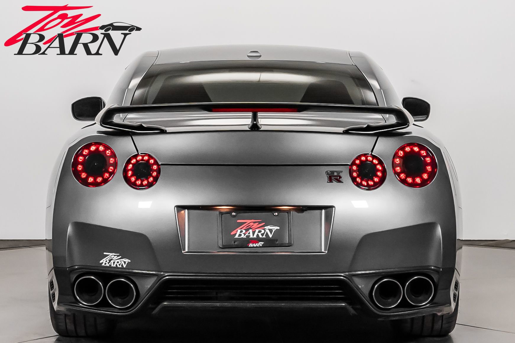 Used 2013 Nissan GT-R Black Edition image 4