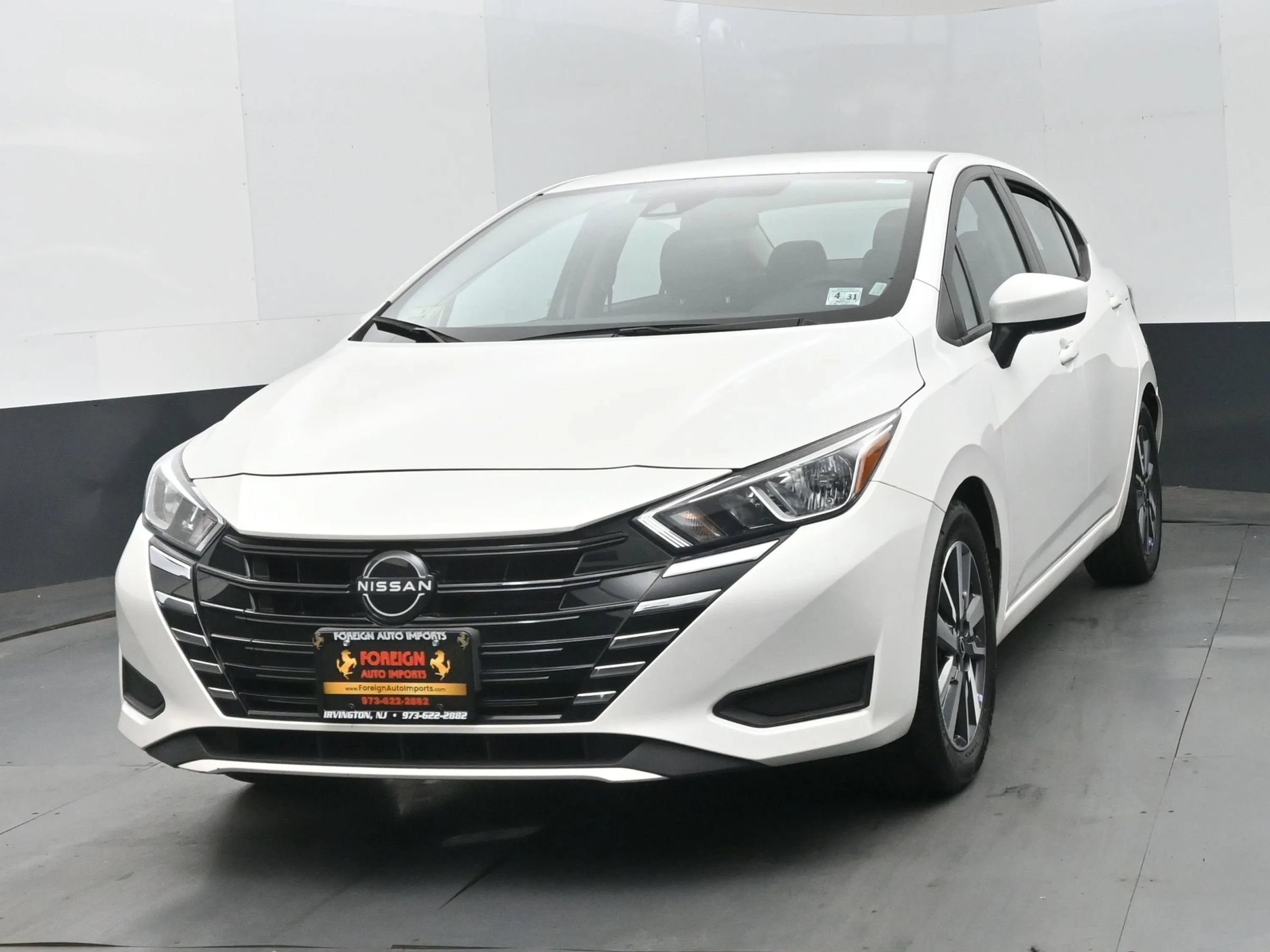 Used 2024 Nissan Versa SV FWD image 1