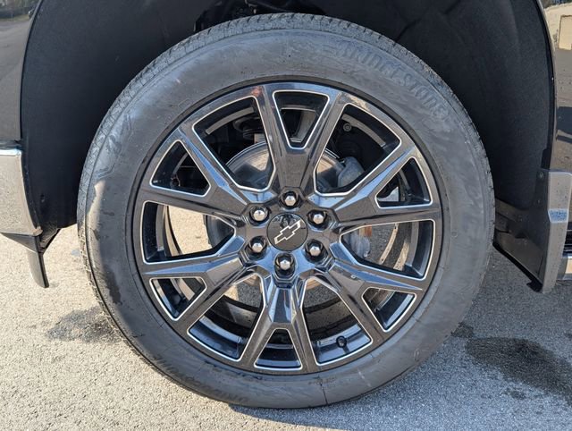 Used 2025 Chevrolet Silverado 1500 LTZ image 13