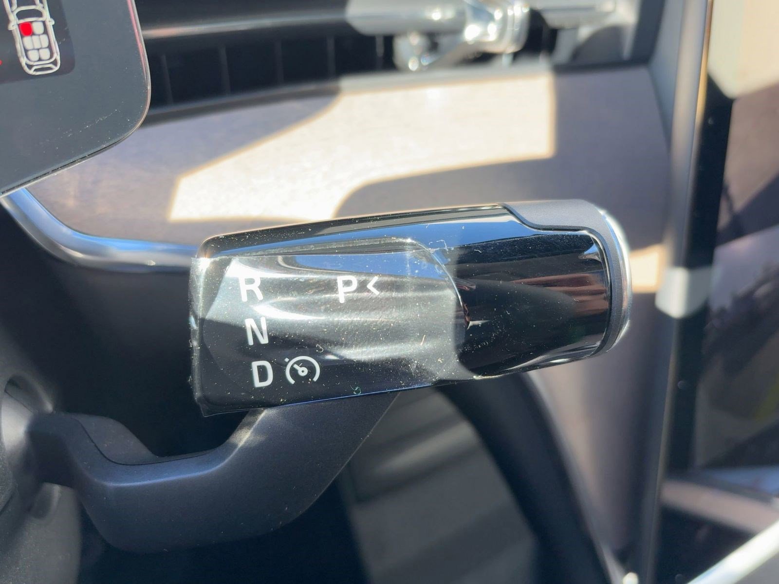 New 2025 Volvo EX90 Plus AWD/4WD image 18