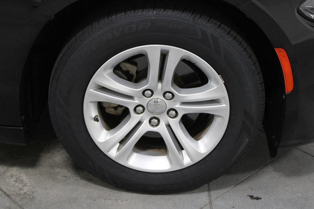 Used 2022 Dodge Charger SXT RWD image 11