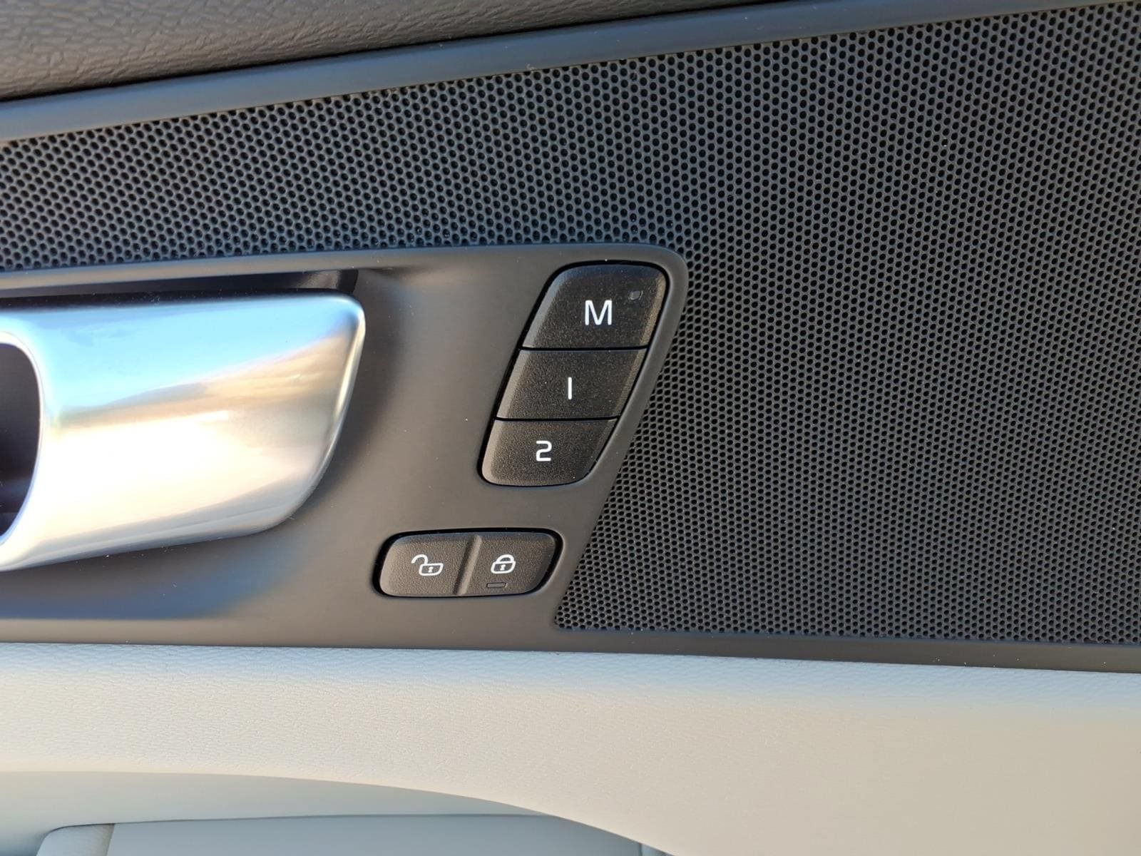 Certified 2024 Volvo XC60 B5 Plus AWD/4WD image 16