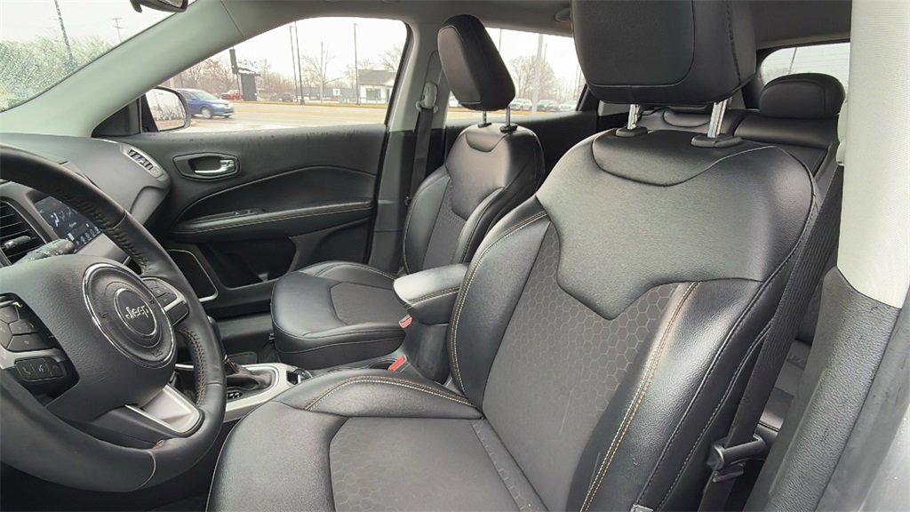 Used 2019 Jeep Compass Latitude w/ Cold Weather Group image 21