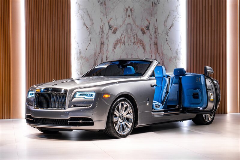 Used 2016 Rolls-Royce Dawn RWD image 2