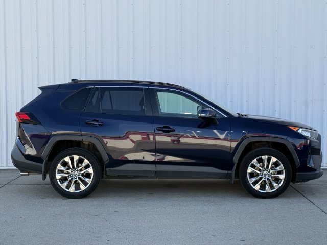 Used 2021 Toyota RAV4 XLE Premium AWD/4WD image 3