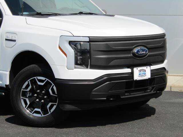 Certified 2022 Ford F150 Lightning Pro AWD/4WD image 4