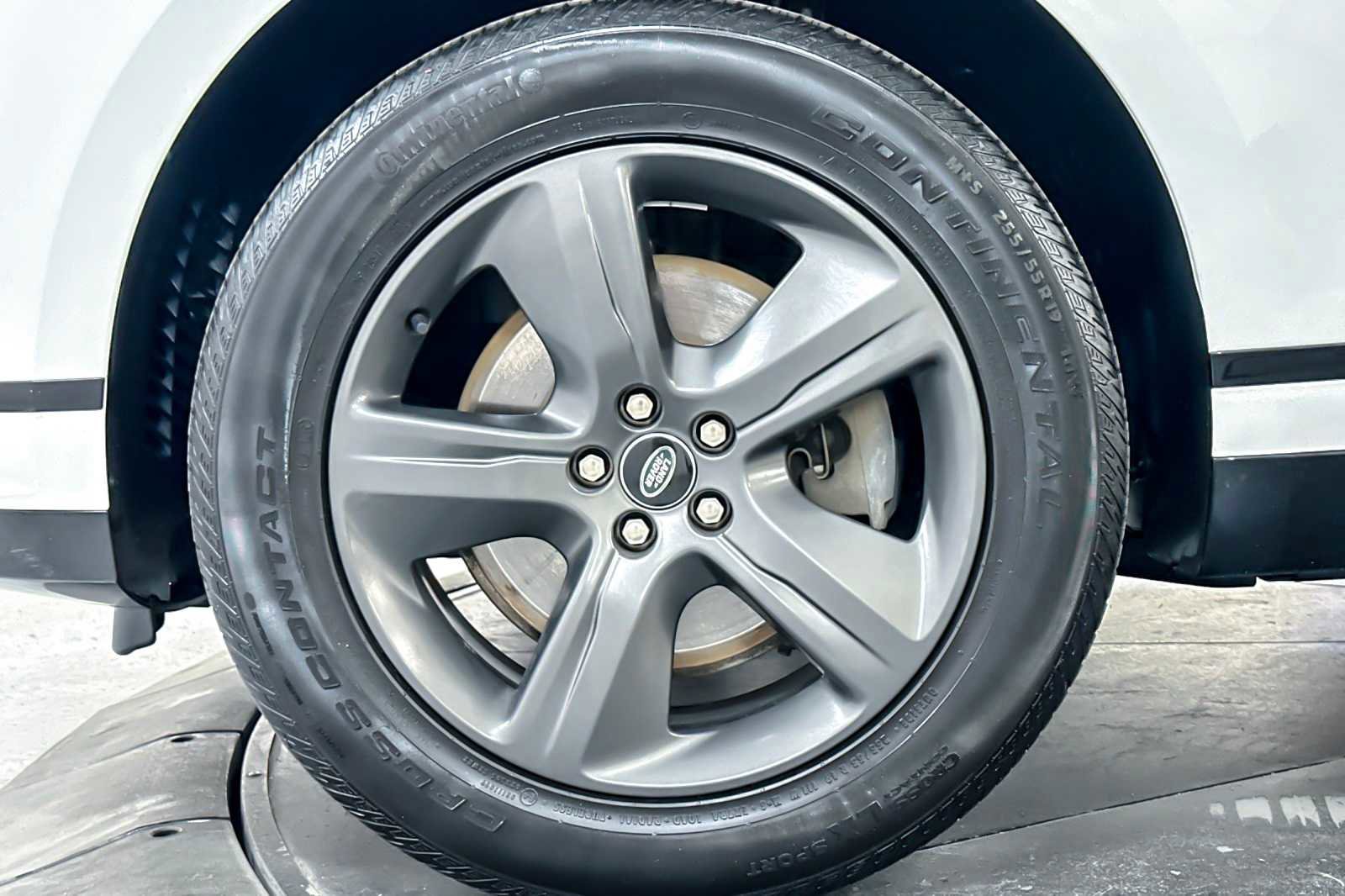 Used 2025 Land Rover Range Rover Velar Dynamic SE image 27