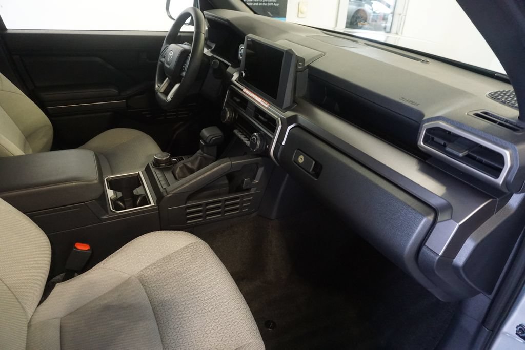 Used 2025 Toyota 4Runner SR5 AWD/4WD image 21