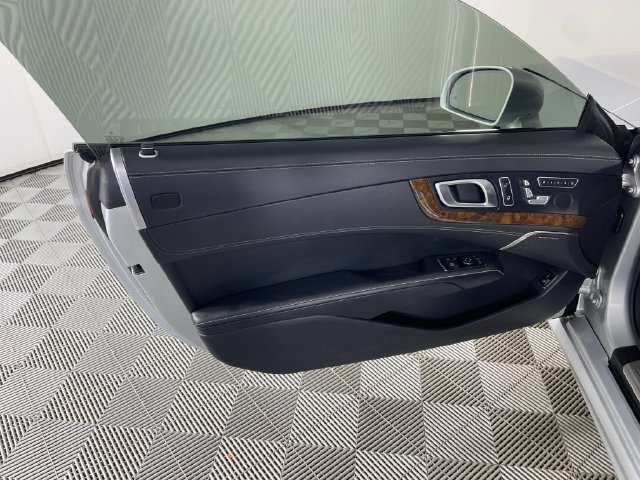 Used 2013 Mercedes-Benz SL 550 image 18