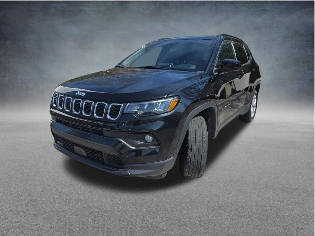 Used 2025 Jeep Compass Latitude AWD/4WD image 9