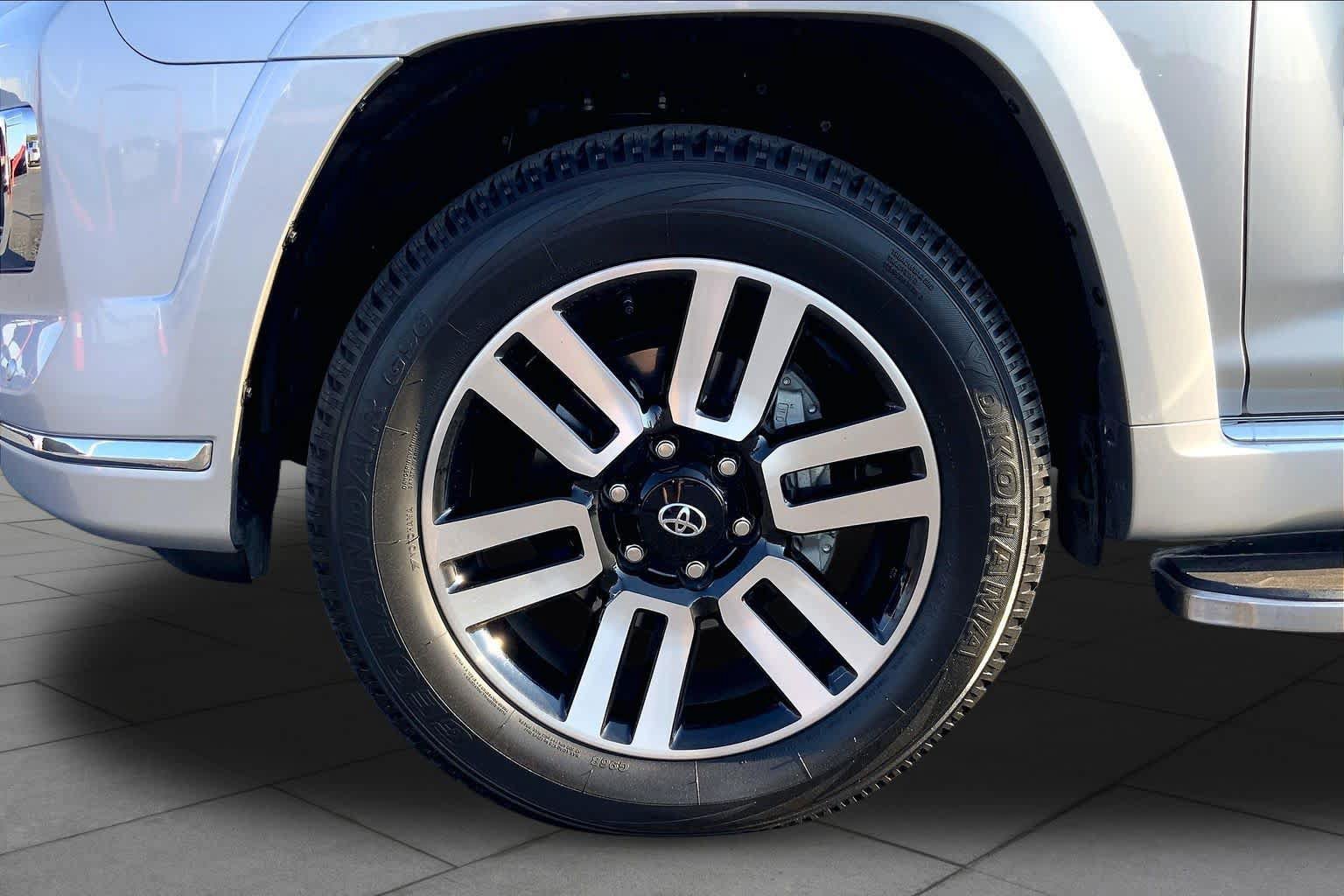 Used 2024 Toyota 4Runner Limited AWD/4WD image 11
