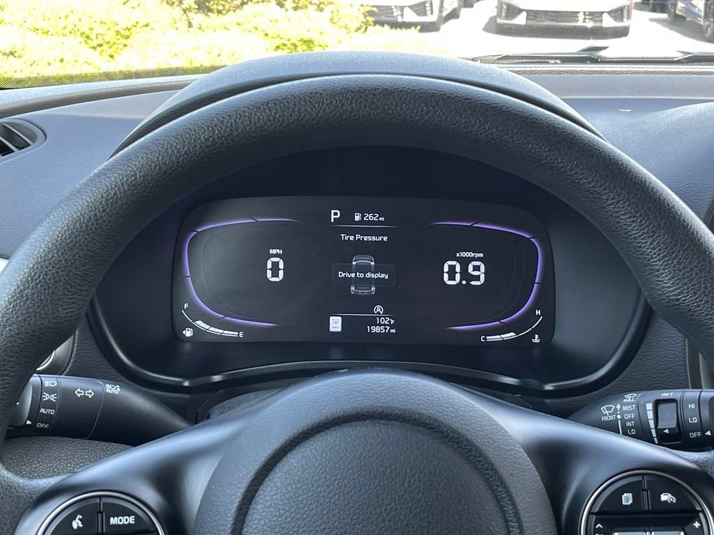 Certified 2025 Kia Soul LX w/ LX Technology Package FWD image 15