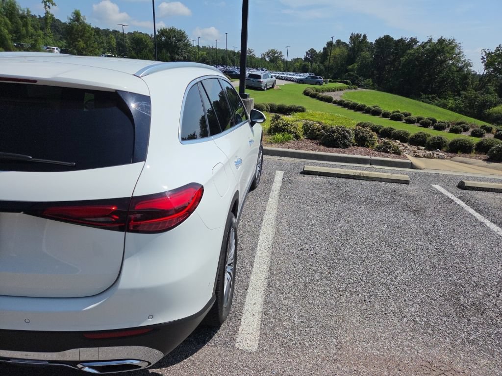Used 2025 Mercedes-Benz GLC 300 image 8