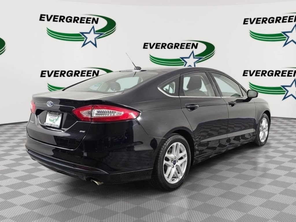 Used 2016 Ford Fusion SE FWD image 5