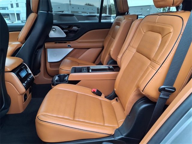 Used 2022 Lincoln Aviator Black Label image 9