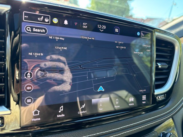 Used 2023 Chrysler Pacifica Limited w/ S Appearance Package FWD image 23