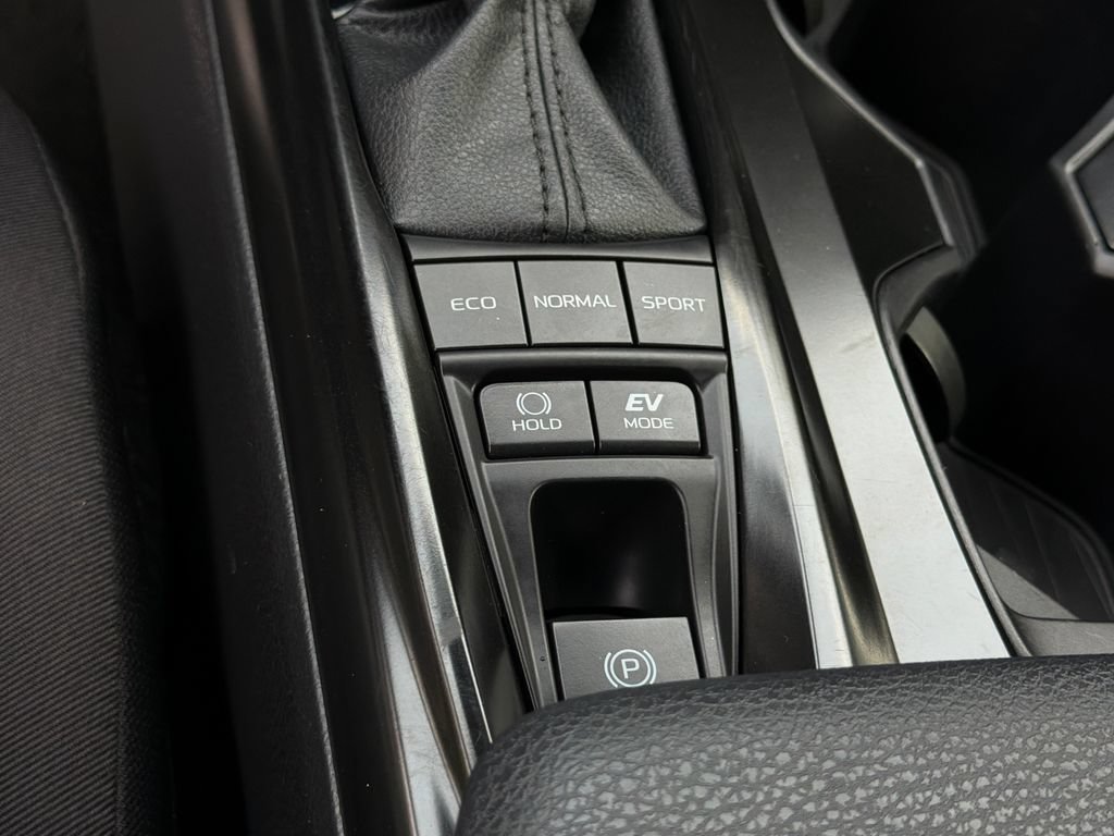 Used 2026 Toyota Camry LE FWD image 27