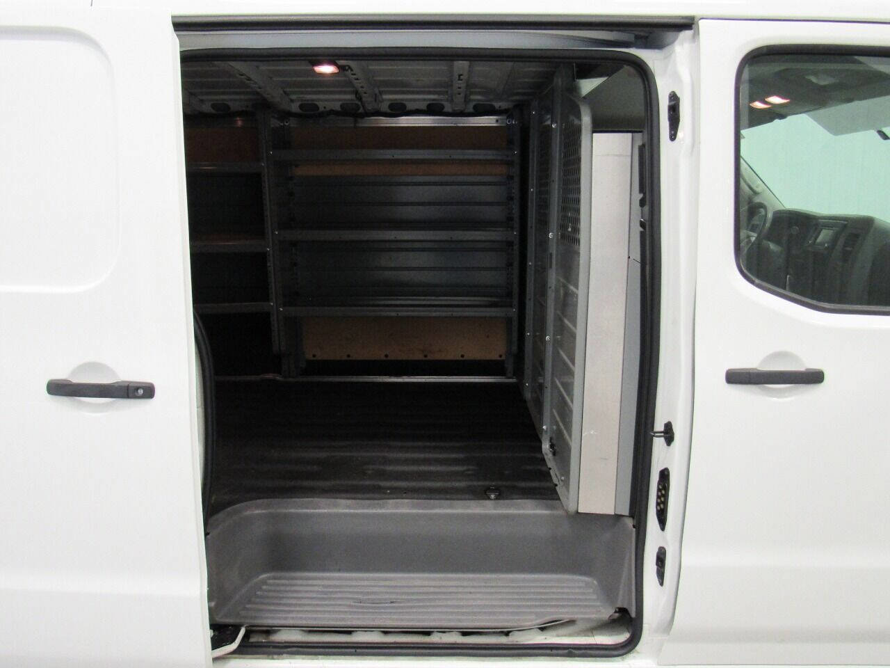 Used 2017 Nissan NV 3500 SV w/ Technology Package image 19