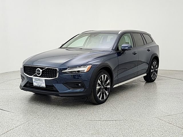 New 2026 Volvo V60 B5 Cross Country Ultra w/ Climate Package image 1
