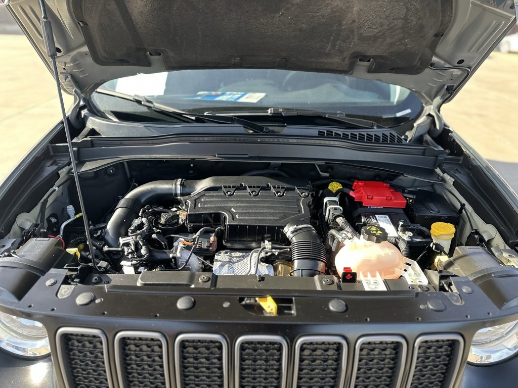 Used 2020 Jeep Renegade Trailhawk w/ UConnect 8.4 Nav Group image 8