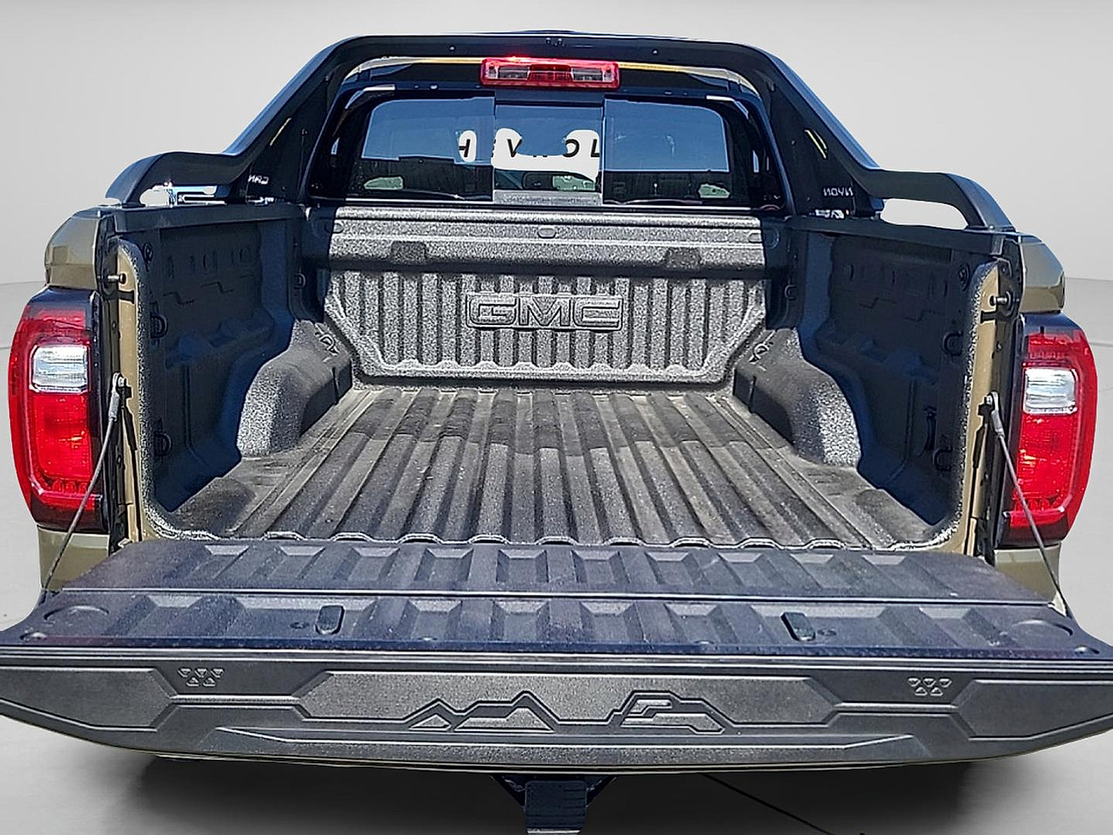 Used 2025 GMC Canyon AT4 w/ Nightfall Edition AWD/4WD image 30