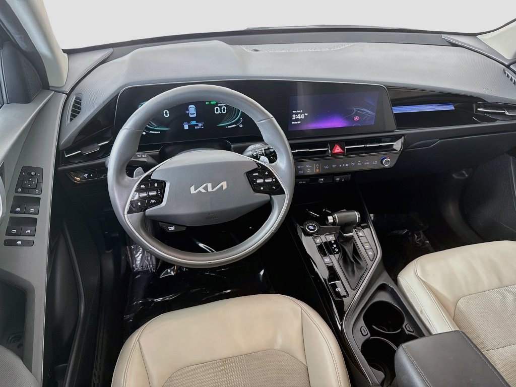 Used 2023 Kia Niro EX FWD image 16