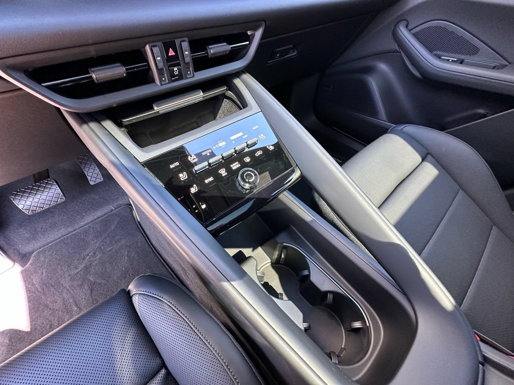 Used 2026 Porsche Macan Electric RWD image 29